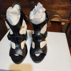 Banfi Zambrelli Black Sandals Size 5 1/2B